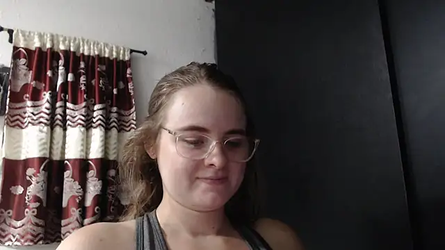 Snapshot of HellenMiyer1111 chatting on October 16, 2025, 5:10 pm HellenMiyer1111 online show from October 16, 2025, 5:10 pm