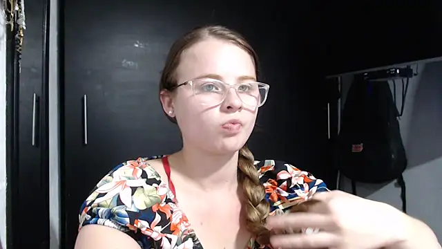 Snapshot of HellenMiyer1111 chatting on February 20, 2025, 11:32 pm HellenMiyer1111 online show from February 20, 2025, 11:32 pm