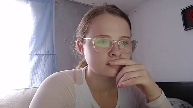 Snapshot of HellenMiyer1111 chatting on February 27, 2025, 3:37 pm HellenMiyer1111 online show from February 27, 2025, 3:37 pm