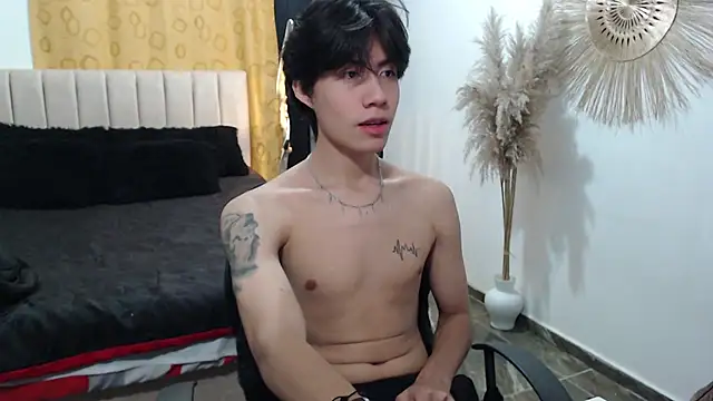 Elio-cam online show from September 25, 2025, 3:23 am