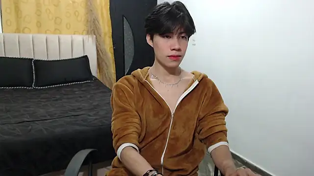 Elio-cam online show from December 6, 2024, 8:10 am