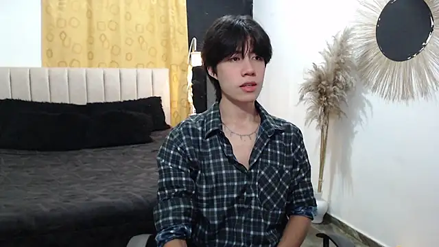 Elio-cam online show from January 11, 2026, 7:37 am