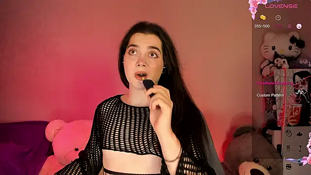 Snapshot of YsabellViveris chatting on October 10, 2025, 1:45 pm YsabellViveris online show from October 10, 2025, 1:45 pm