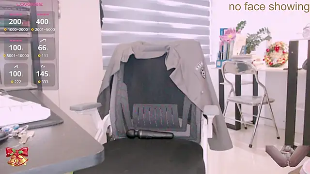 Shyn   online show from December 2, 2025, 4:14 am