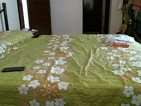 Snapshot of Slim_India chatting on June 18, 2026, 3:27 am Slim India online show from June 18, 2026, 3:27 am