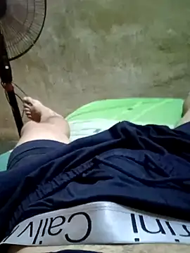 Snapshot of squirt_and_sex chatting on December 25, 2024, 8:17 pm squirt and sex online show from December 25, 2024, 8:17 pm