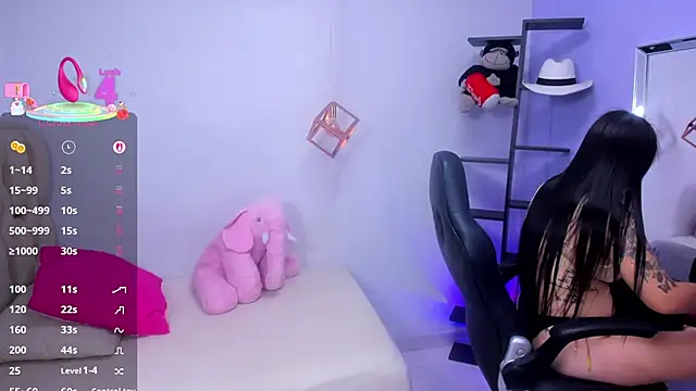 Snapshot of BIANCAROY1 chatting on October 23, 2025, 7:01 pm BIANCAROY1 online show from October 23, 2025, 7:01 pm