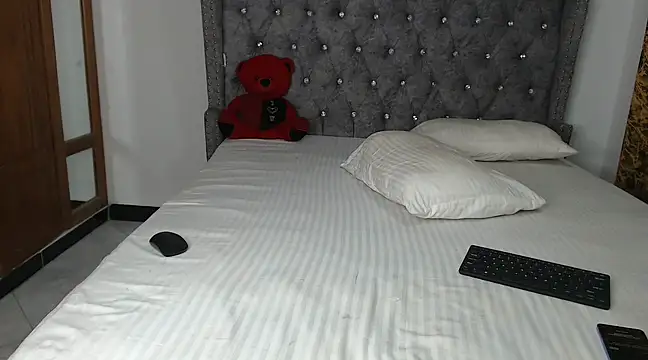 Naughtymis online show from February 9, 2025, 3:34 pm
