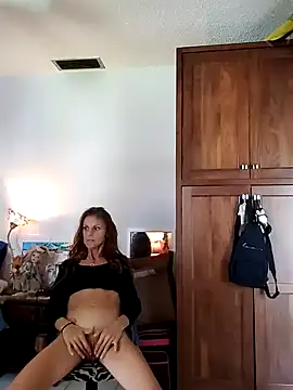 Scarlettishere online show from November 8, 2025, 5:05 pm