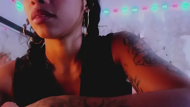 kelly thomson online show from February 12, 2025, 9:33 pm