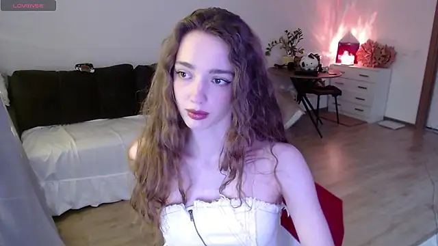 Weeissy online show from December 1, 2024, 5:07 pm