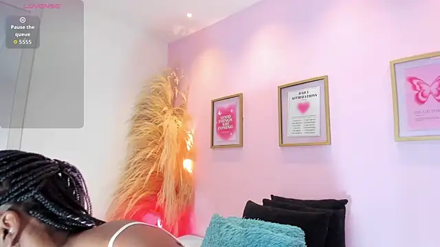 EmmySweett online show from November 6, 2025, 8:13 pm