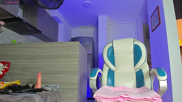 Snapshot of SammyGirlTS chatting on October 11, 2025, 12:06 pm SammyGirlTS online show from October 11, 2025, 12:06 pm