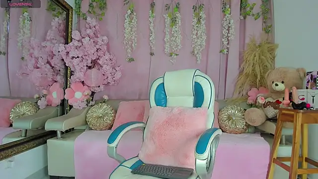 Snapshot of SammyGirlTS chatting on October 30, 2025, 11:41 am SammyGirlTS online show from October 30, 2025, 11:41 am