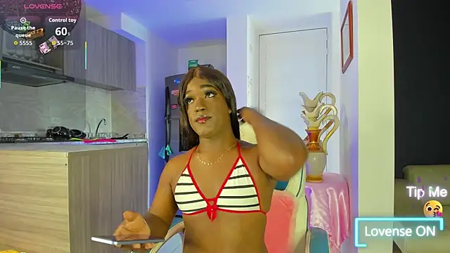 Snapshot of SammyGirlTS chatting on October 26, 2025, 2:39 pm SammyGirlTS online show from October 26, 2025, 2:39 pm