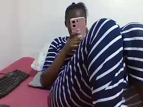 sweetelle09 online show from February 24, 2025, 7:52 pm