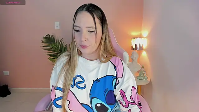 Snapshot of HannaMiller_1 chatting on November 8, 2025, 7:45 am HannaMiller 1 online show from November 8, 2025, 7:45 am