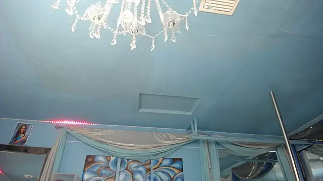 ADRIANNA FOX online show from February 13, 2026, 5:40 am