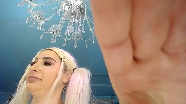 ADRIANNA FOX online show from November 29, 2025, 11:49 pm