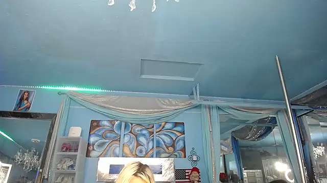 ADRIANNA FOX online show from April 14, 2026, 8:30 am