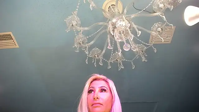 ADRIANNA FOX online show from March 18, 2025, 1:13 am