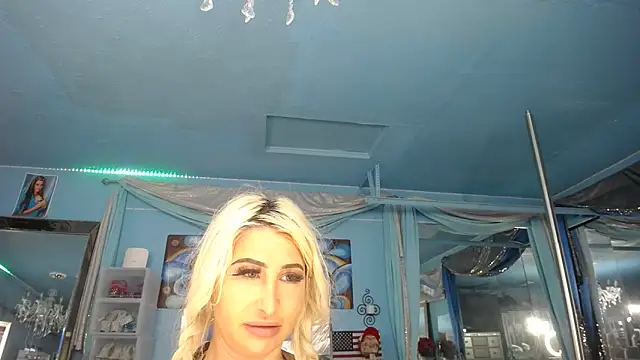 ADRIANNA FOX online show from March 28, 2026, 3:02 pm