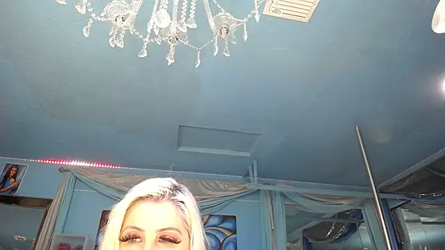 ADRIANNA FOX online show from September 16, 2025, 5:19 am