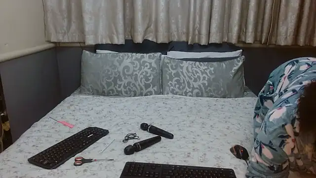 Snapshot of NaughtySisters chatting on October 20, 2025, 9:59 pm NaughtySisters online show from October 20, 2025, 9:59 pm