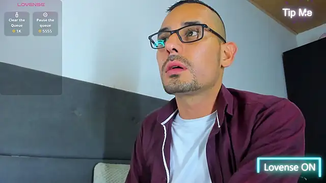 Snapshot of jhonyalzate2 chatting on September 30, 2025, 3:34 am jhonyalzate2 online show from September 30, 2025, 3:34 am