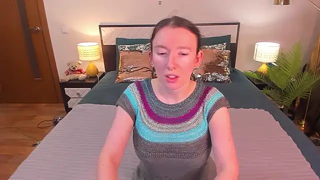 CatherineWalls online show from April 7, 2026, 5:31 am