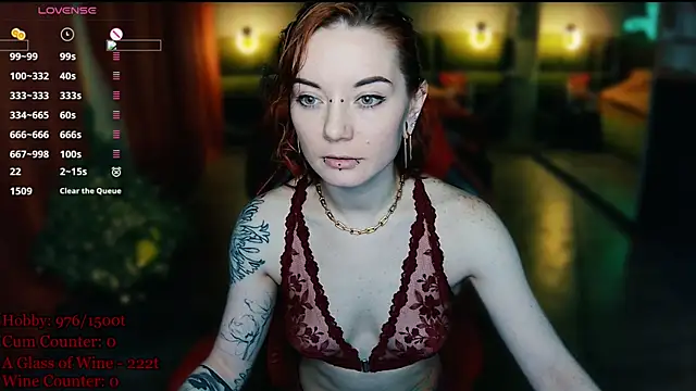 MaxPhoenixx online show from May 6, 2026, 12:25 am