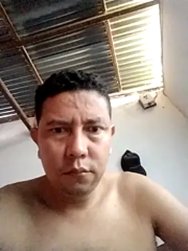 Lachuchaenlacara1988 online show from April 20, 2026, 1:56 pm