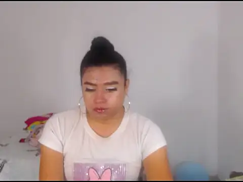 katrinawillff online show from March 12, 2026, 4:44 pm