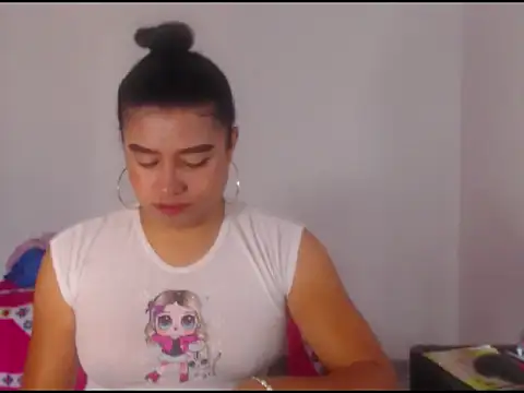 Snapshot of katrinawillff chatting on July 7, 2026, 1:36 pm katrinawillff online show from July 7, 2026, 1:36 pm