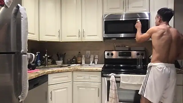 Snapshot of BigGuyMuscle chatting on February 20, 2026, 11:34 am BigGuyMuscle online show from February 20, 2026, 11:34 am