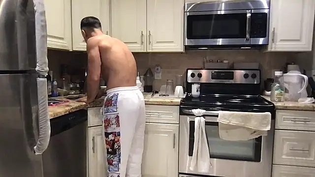 Snapshot of BigGuyMuscle chatting on March 1, 2026, 7:47 pm BigGuyMuscle online show from March 1, 2026, 7:47 pm