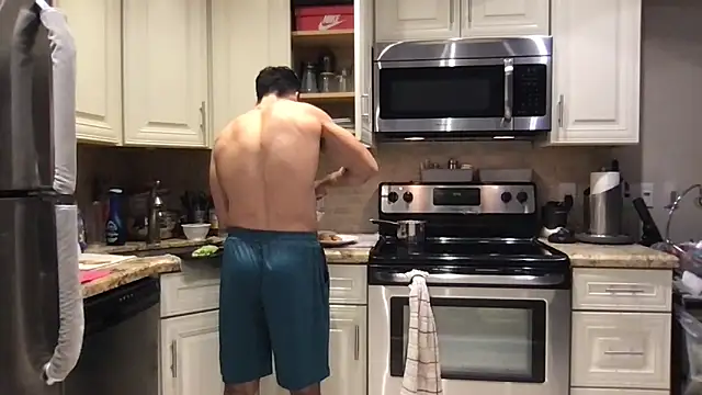 Snapshot of BigGuyMuscle chatting on February 22, 2026, 12:46 am BigGuyMuscle online show from February 22, 2026, 12:46 am