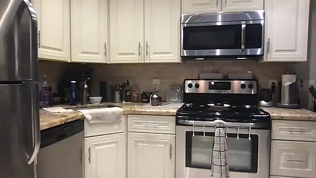 Snapshot of BigGuyMuscle chatting on September 30, 2025, 4:57 pm BigGuyMuscle online show from September 30, 2025, 4:57 pm