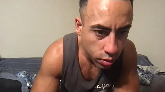 Snapshot of BigGuyMuscle chatting on October 10, 2025, 11:38 pm BigGuyMuscle online show from October 10, 2025, 11:38 pm