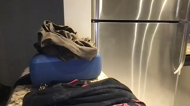 Snapshot of BigGuyMuscle chatting on September 27, 2025, 5:08 pm BigGuyMuscle online show from September 27, 2025, 5:08 pm