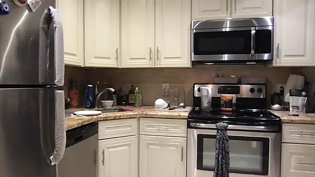 Snapshot of BigGuyMuscle chatting on January 19, 2026, 7:01 am BigGuyMuscle online show from January 19, 2026, 7:01 am