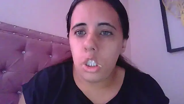 annarose19 online show from October 7, 2025, 5:14 pm