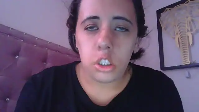 annarose19 online show from November 20, 2025, 4:18 pm