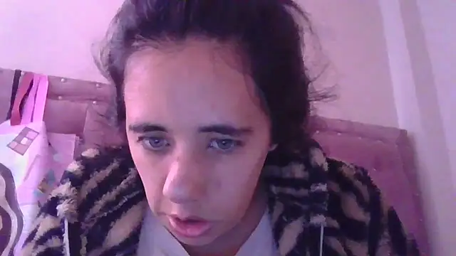 annarose19 online show from February 5, 2026, 8:37 pm