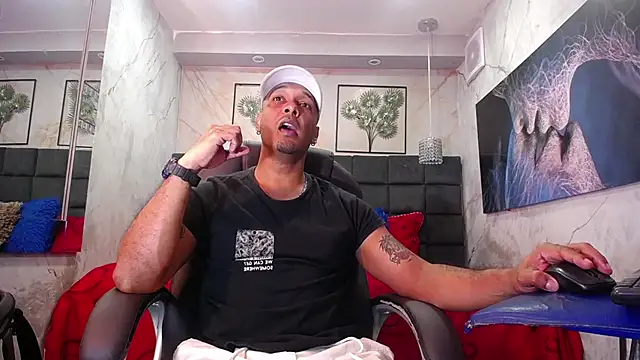 Snapshot of liam_howard chatting on February 8, 2025, 1:44 pm liam howard online show from February 8, 2025, 1:44 pm