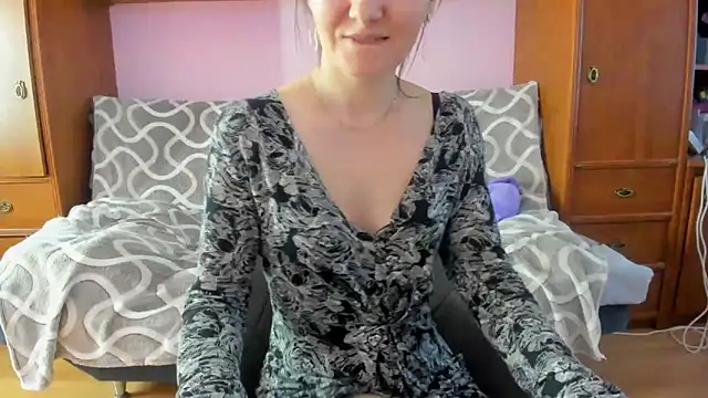 HolmesAriana online show from March 1, 2025, 1:07 pm