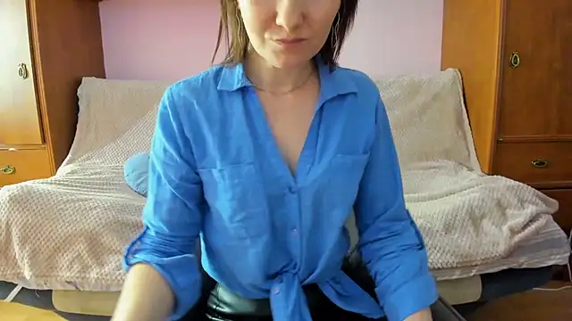 HolmesAriana online show from February 20, 2025, 3:08 pm