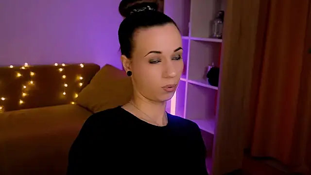 ItsAlisia online show from March 8, 2026, 6:49 am