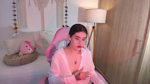 iriswest  online show from January 17, 2026, 11:41 pm