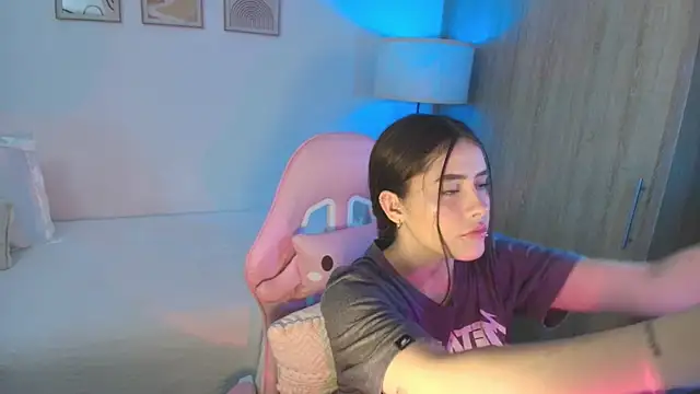 iriswest  online show from September 25, 2025, 11:55 pm